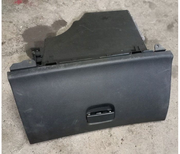 Бардачок Peugeot 308 Пежо 